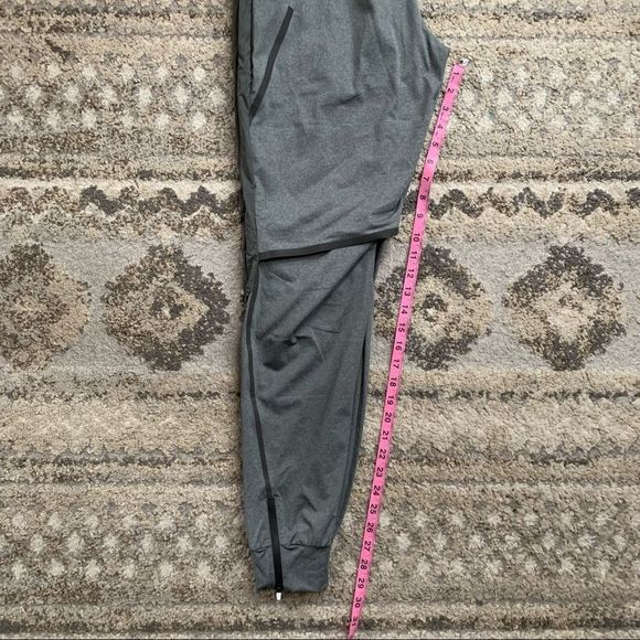 On-running Woman’s Shadow Cold Weather Running Pants Small NWT - Picture 8 of 8